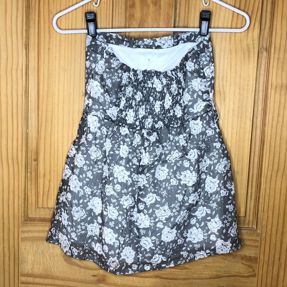 Wet Seal Grey Floral Tube Top (XS) - Picture 2 of 3
